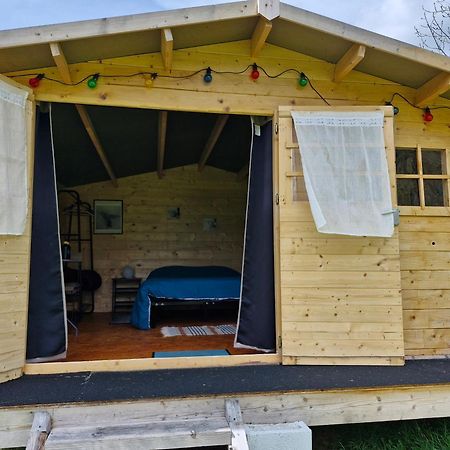 La Cabane Des Lucioles Saint-Julien-Boutieres Dış mekan fotoğraf