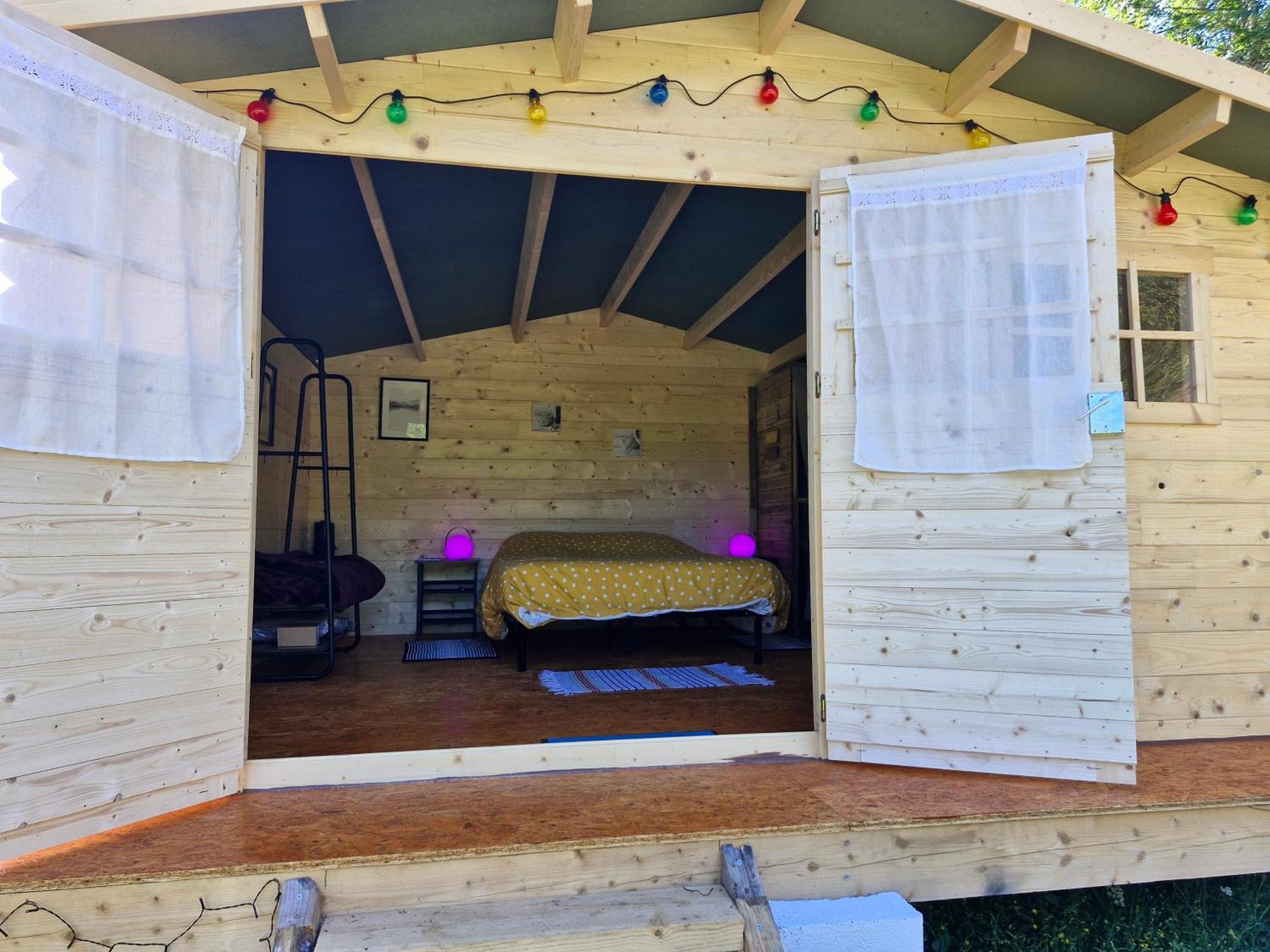 La Cabane Des Lucioles Saint-Julien-Boutieres Dış mekan fotoğraf